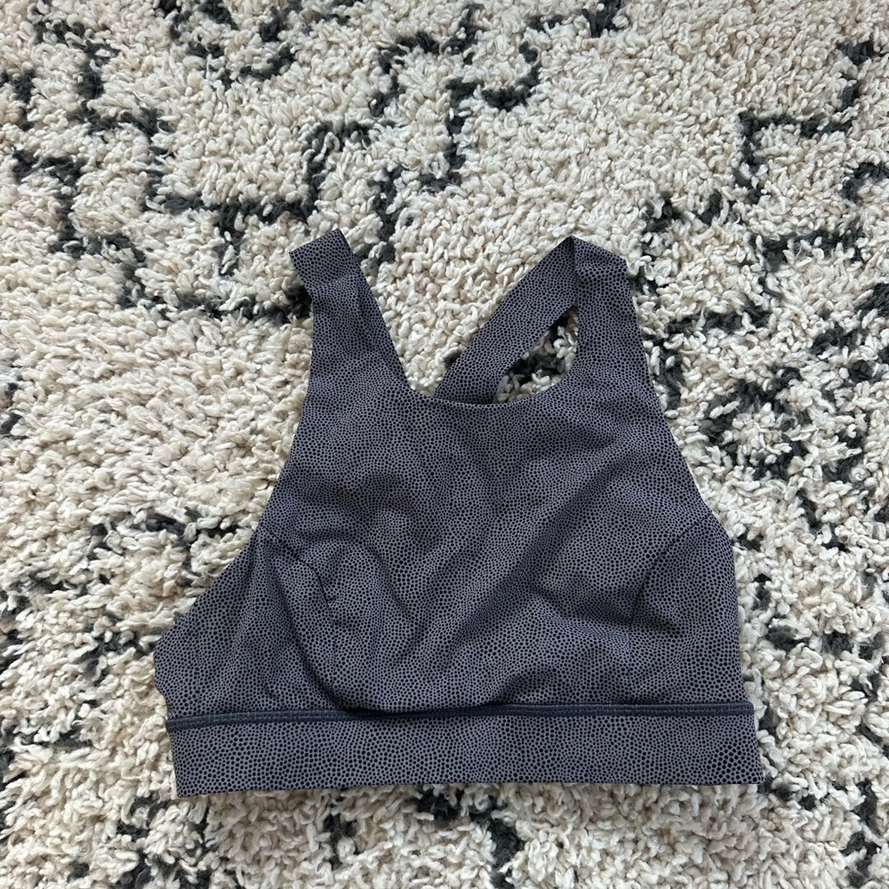 Lululemon sports bra size 8